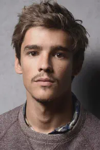 Brenton Thwaites portrait